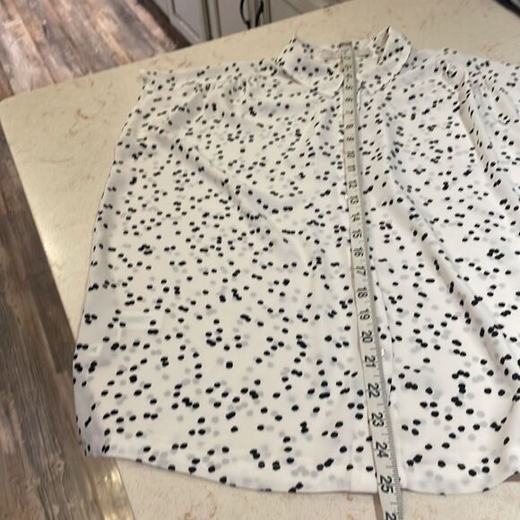 Ann Taylor LOFT NWOT Dalmatian print button down top SZ SP. small petites. - Picture 10 of 11